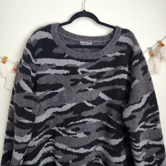 Barefoot Dreams Cozychic Seaside Camo Crewneck Knit Black Pullover Soft Comfy 2x - Picture 3 of 10